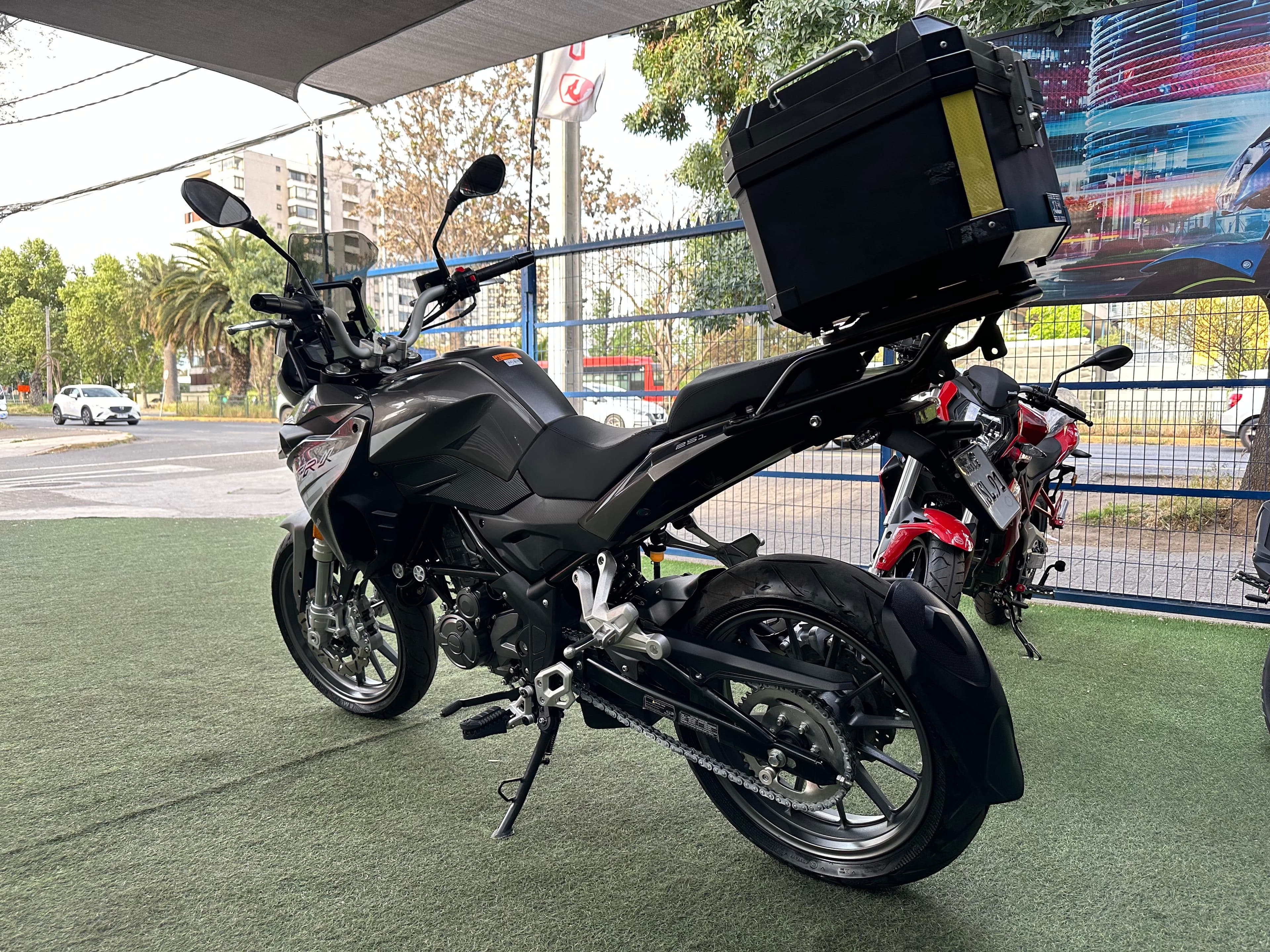 BENELLI TRK251 2023 4