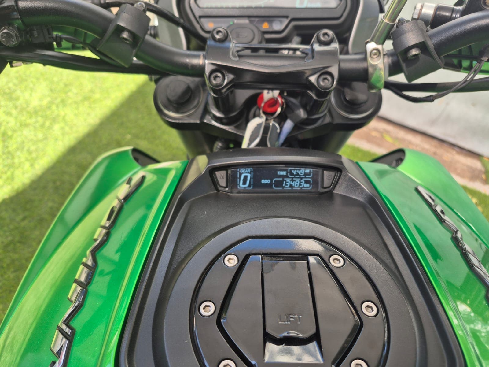 BAJAJ DOMINAR 400 ADV. 2024 7