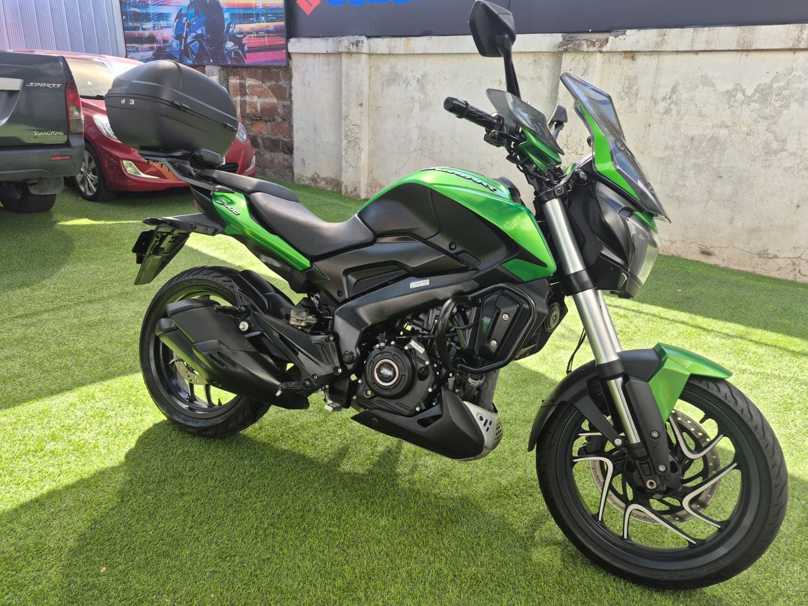 BAJAJ DOMINAR 400 ADV. 2024