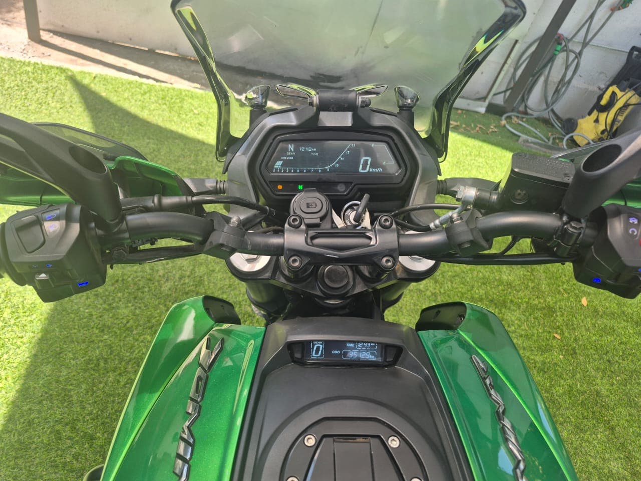 BAJAJ DOMINAR 400 ADV. año 2024 6