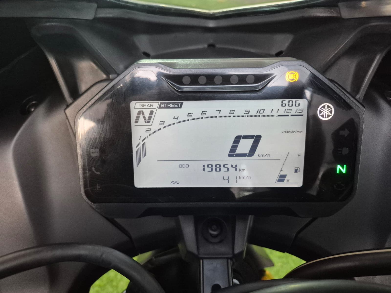 YAMAHA R15A 4.0 2024 8