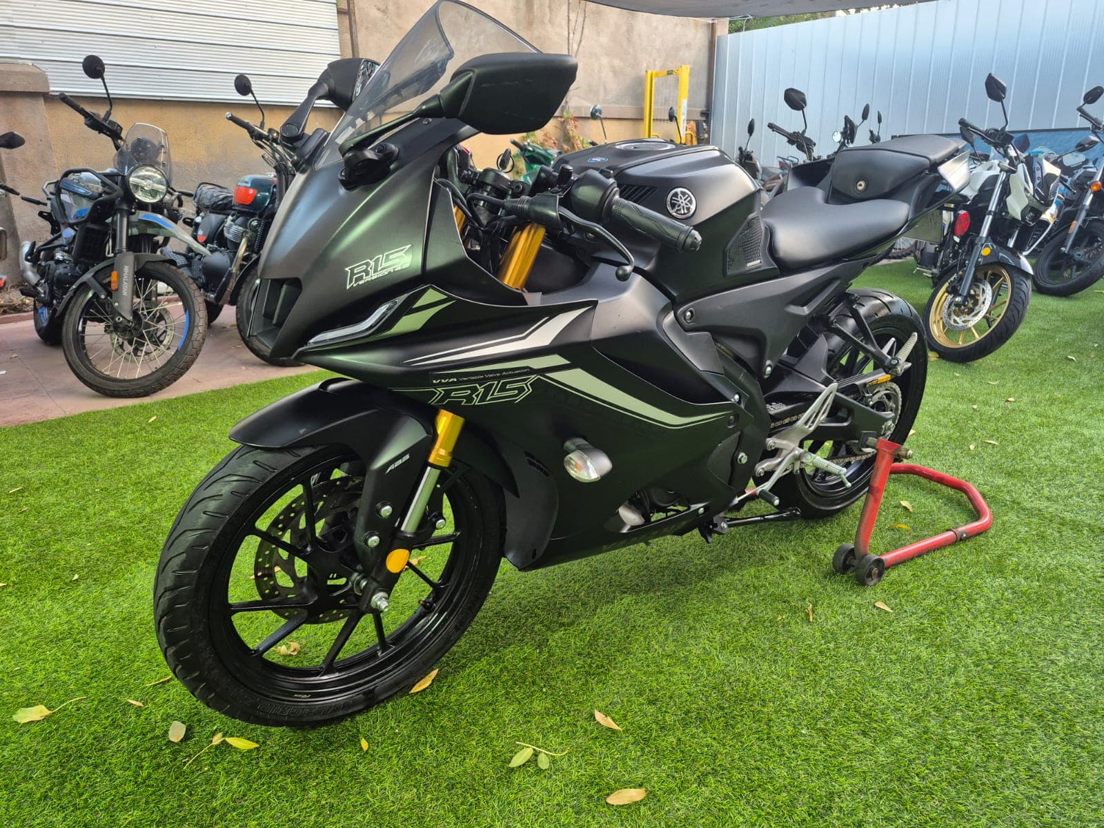 YAMAHA R15A 4.0 2024 6