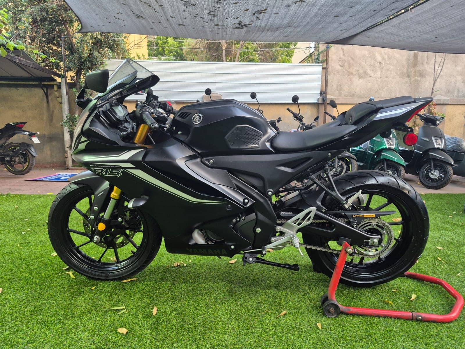 YAMAHA R15A 4.0 2024 5