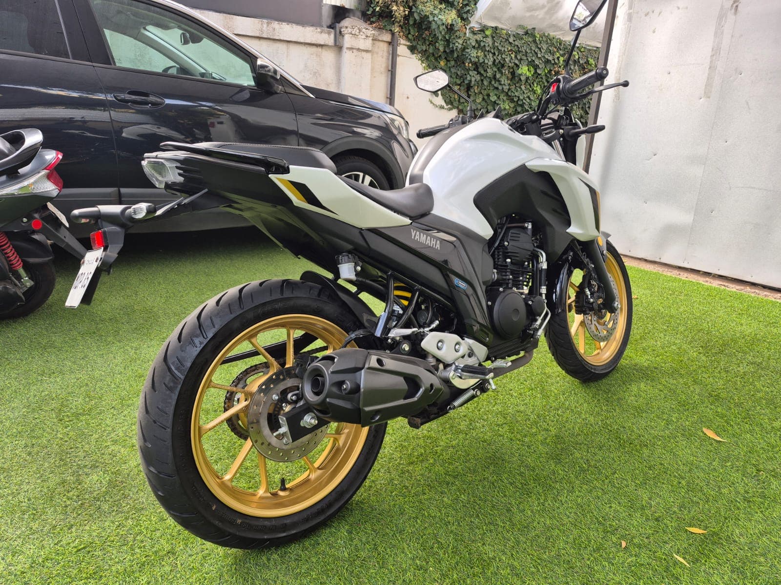 YAMAHA FZN 250 2026 3