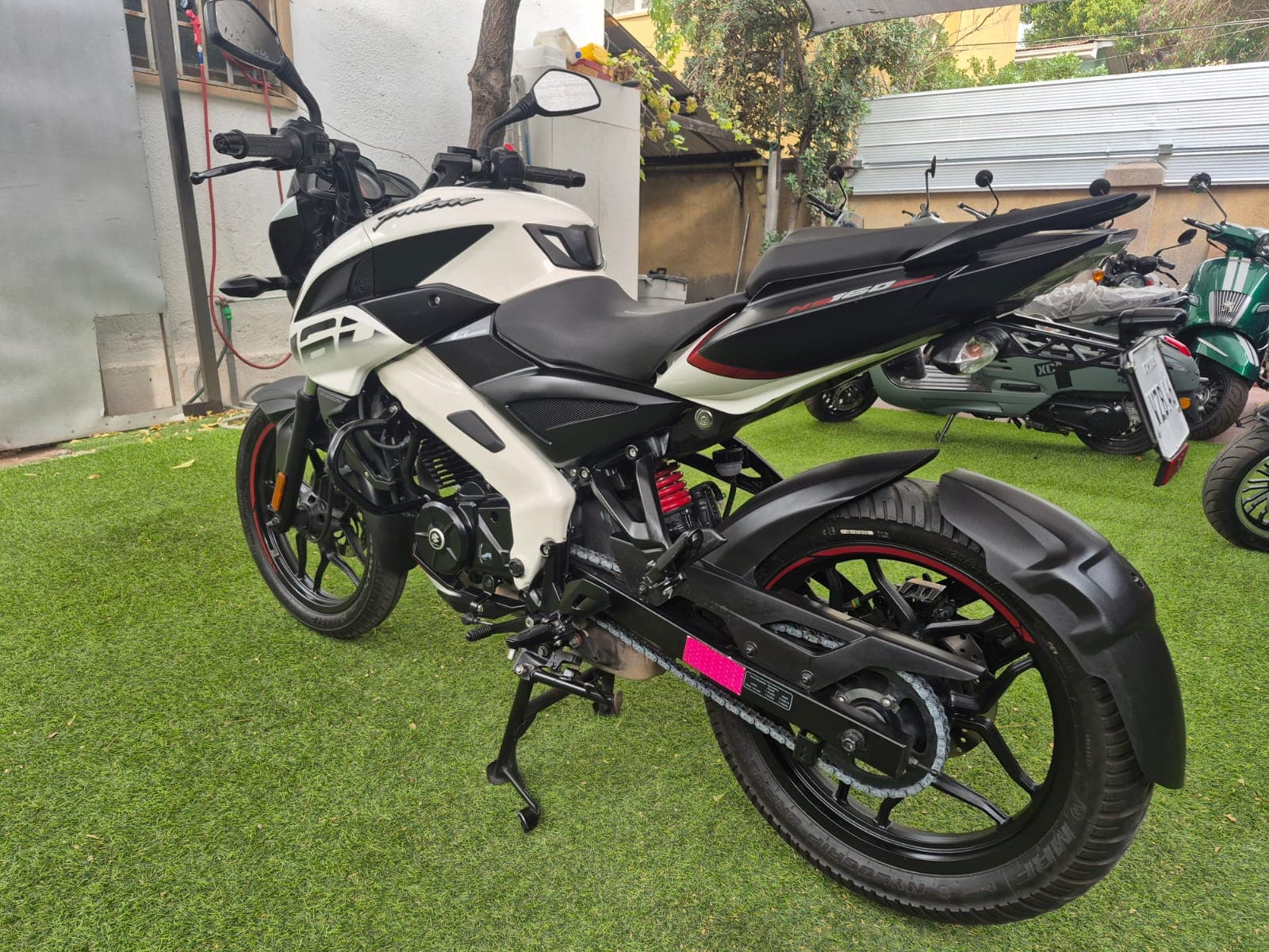 BAJAJ PULSAR NS160 2023 8