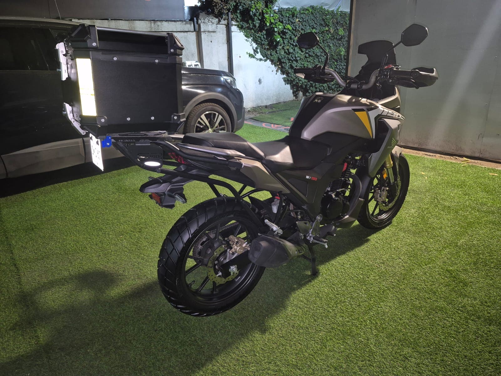 HONDA NX190 2025 Semi Nueva. 3