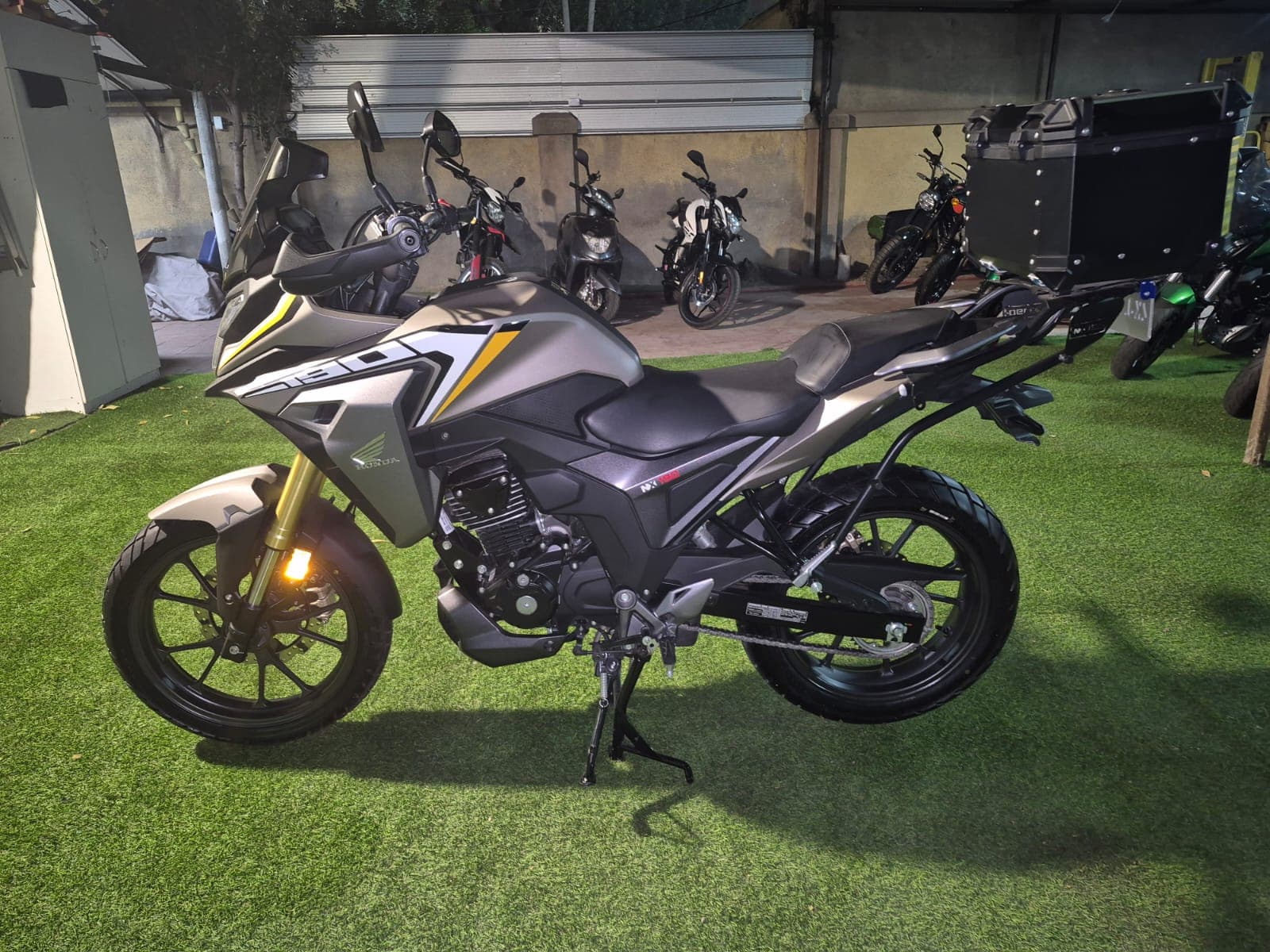 HONDA NX190 2025 Semi Nueva. 4