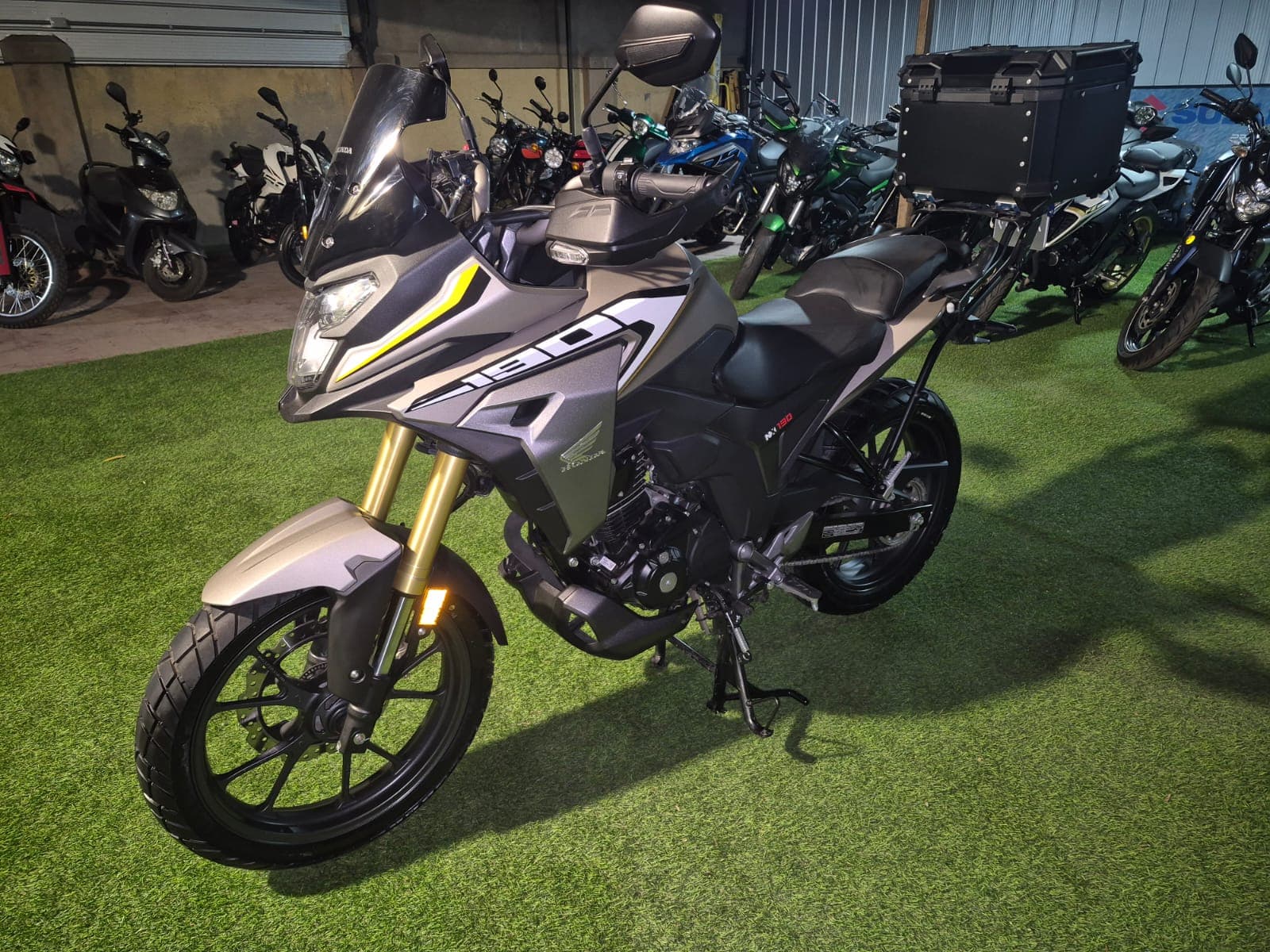 HONDA NX190 2025 Semi Nueva. 5