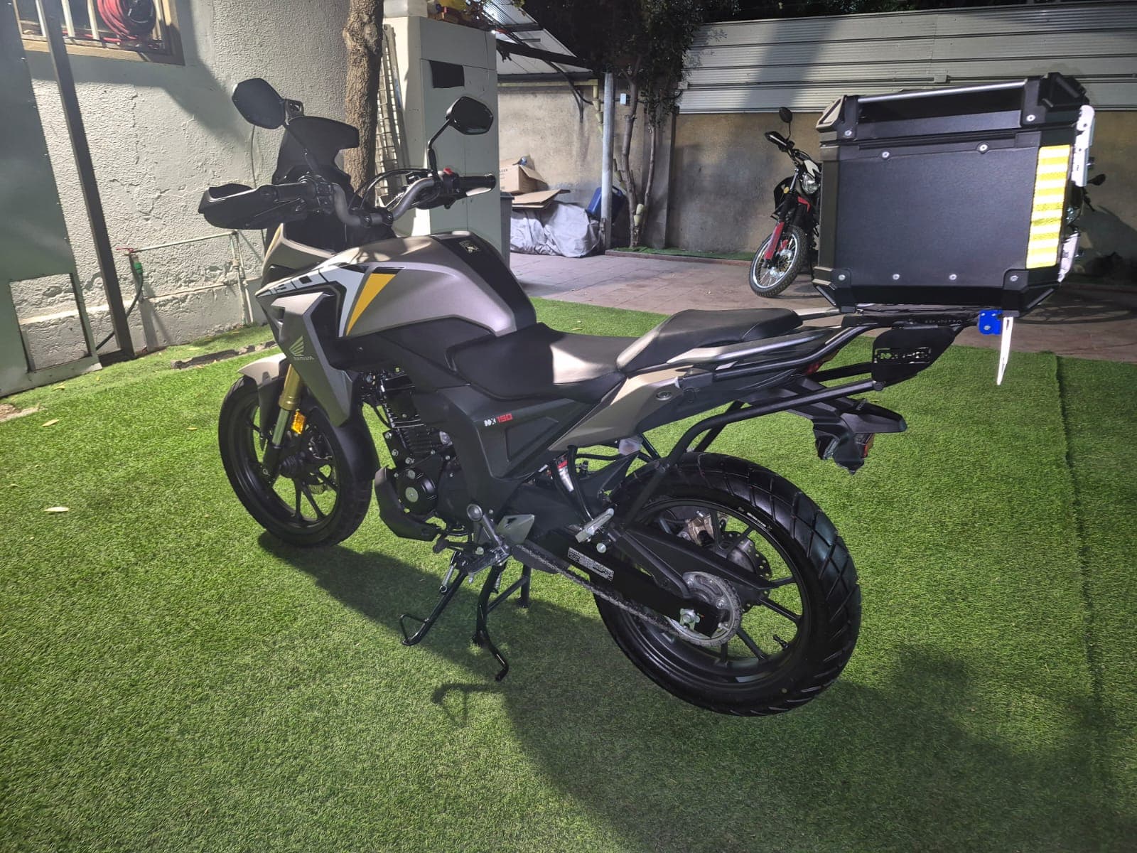 HONDA NX190 2025 Semi Nueva. 7