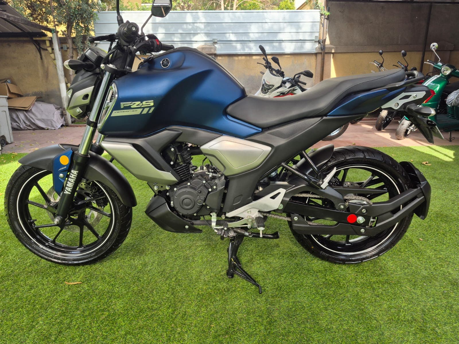 Yamaha FZS 2025 - Pronto Disponible! 5