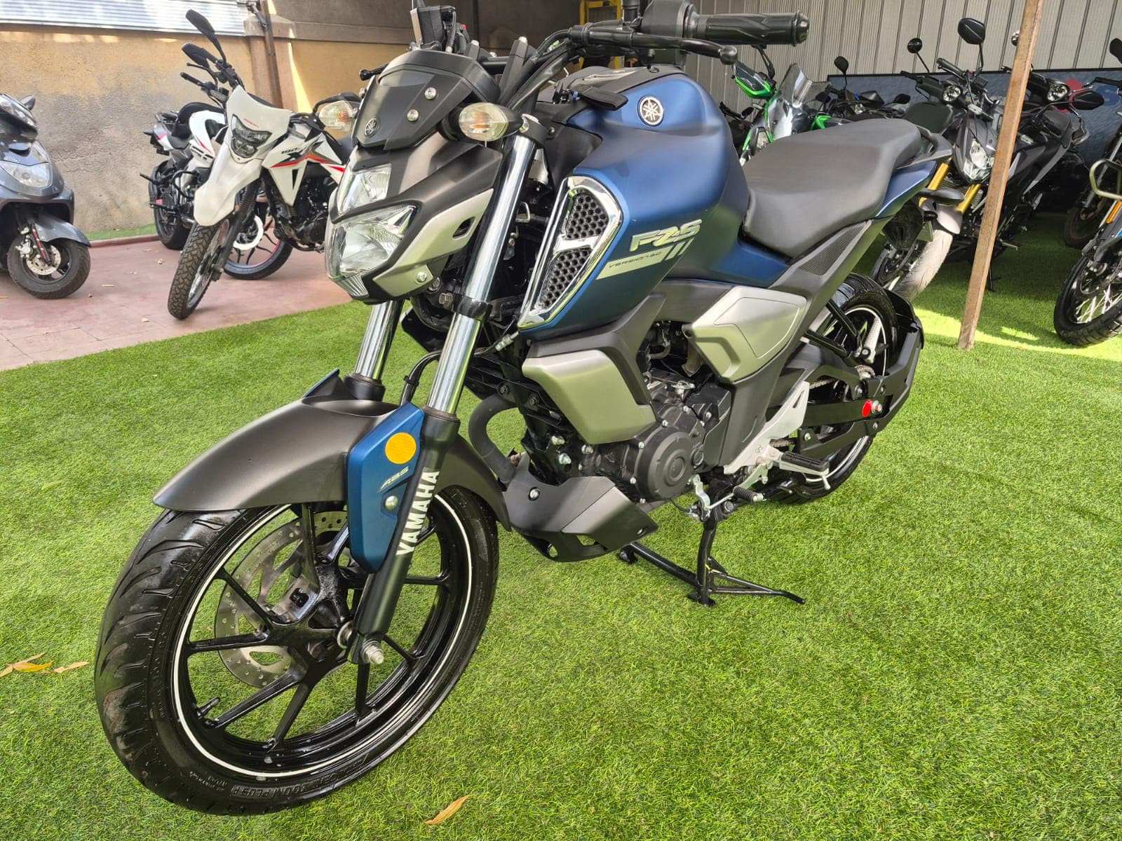 Yamaha FZS 2025 - Pronto Disponible! 6