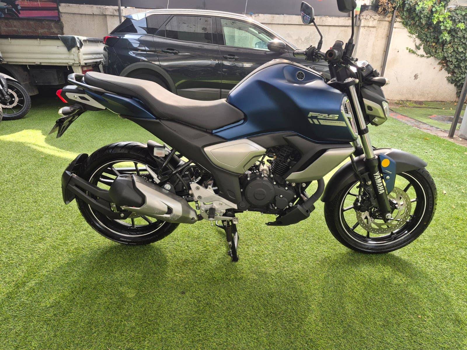 Yamaha FZS 2025 - Pronto Disponible! 7