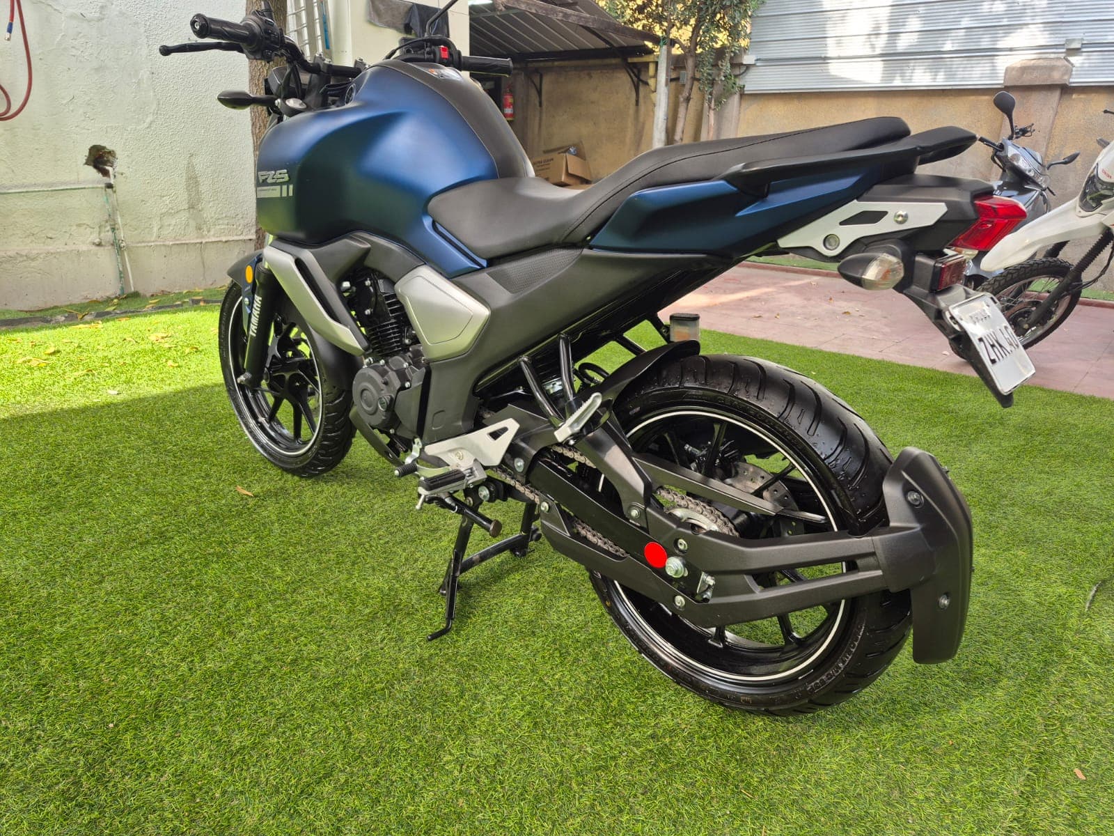 Yamaha FZS 2025 - Pronto Disponible! 4
