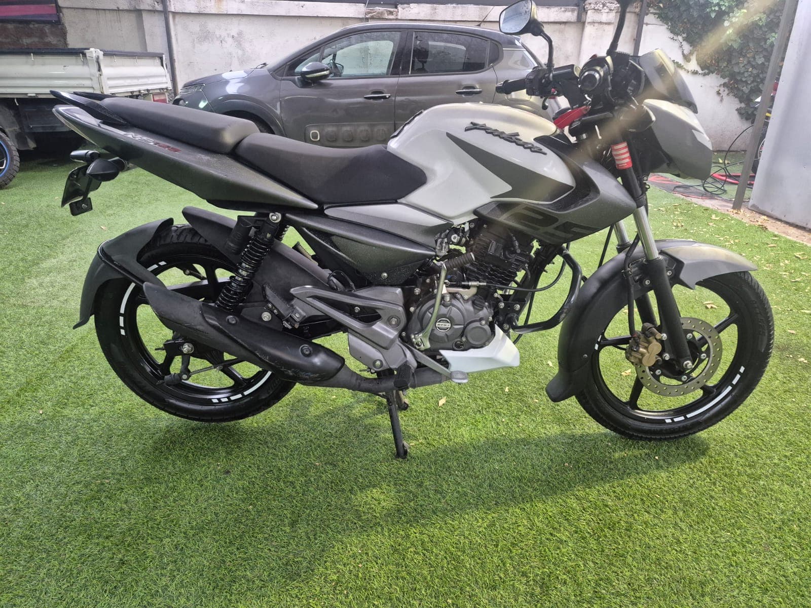 Bajaj Pulsar ns125 año 2025 2