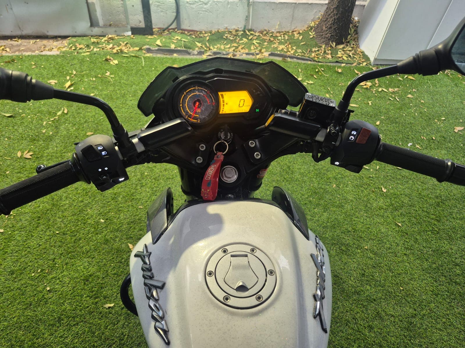 Bajaj Pulsar ns125 año 2025 8
