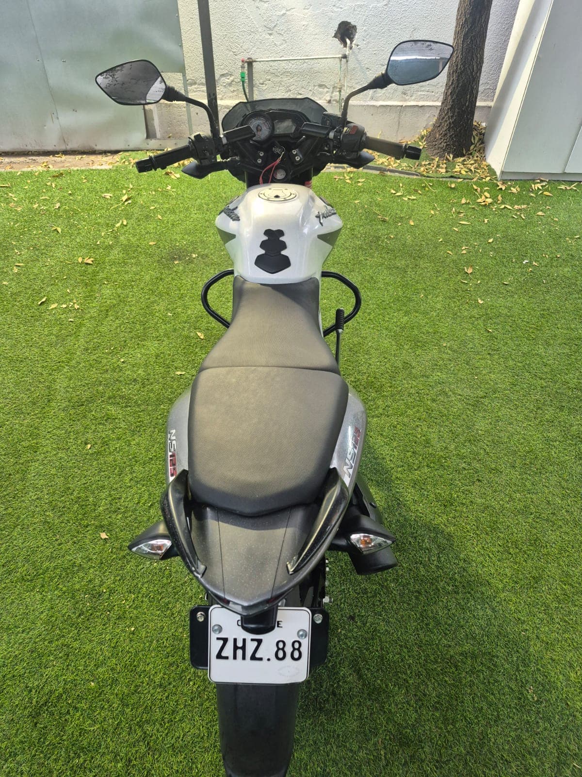 Bajaj Pulsar ns125 año 2025 3