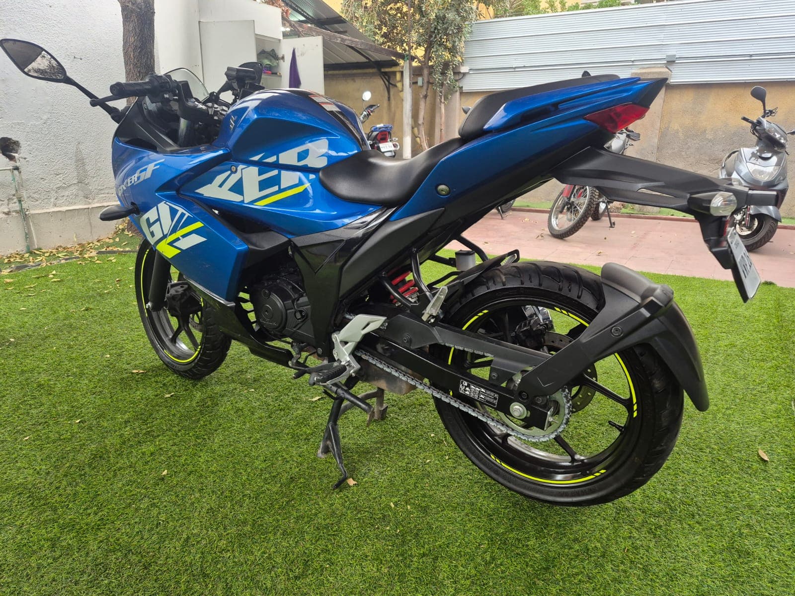 SUZUKI GIXXER FRF RACER 2023 4