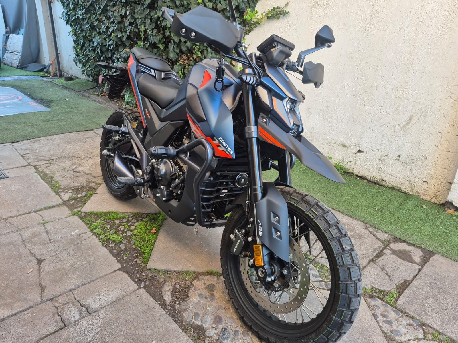Zontes ZT200-U1 2025 | Solo 85 km | Prácticamente nueva