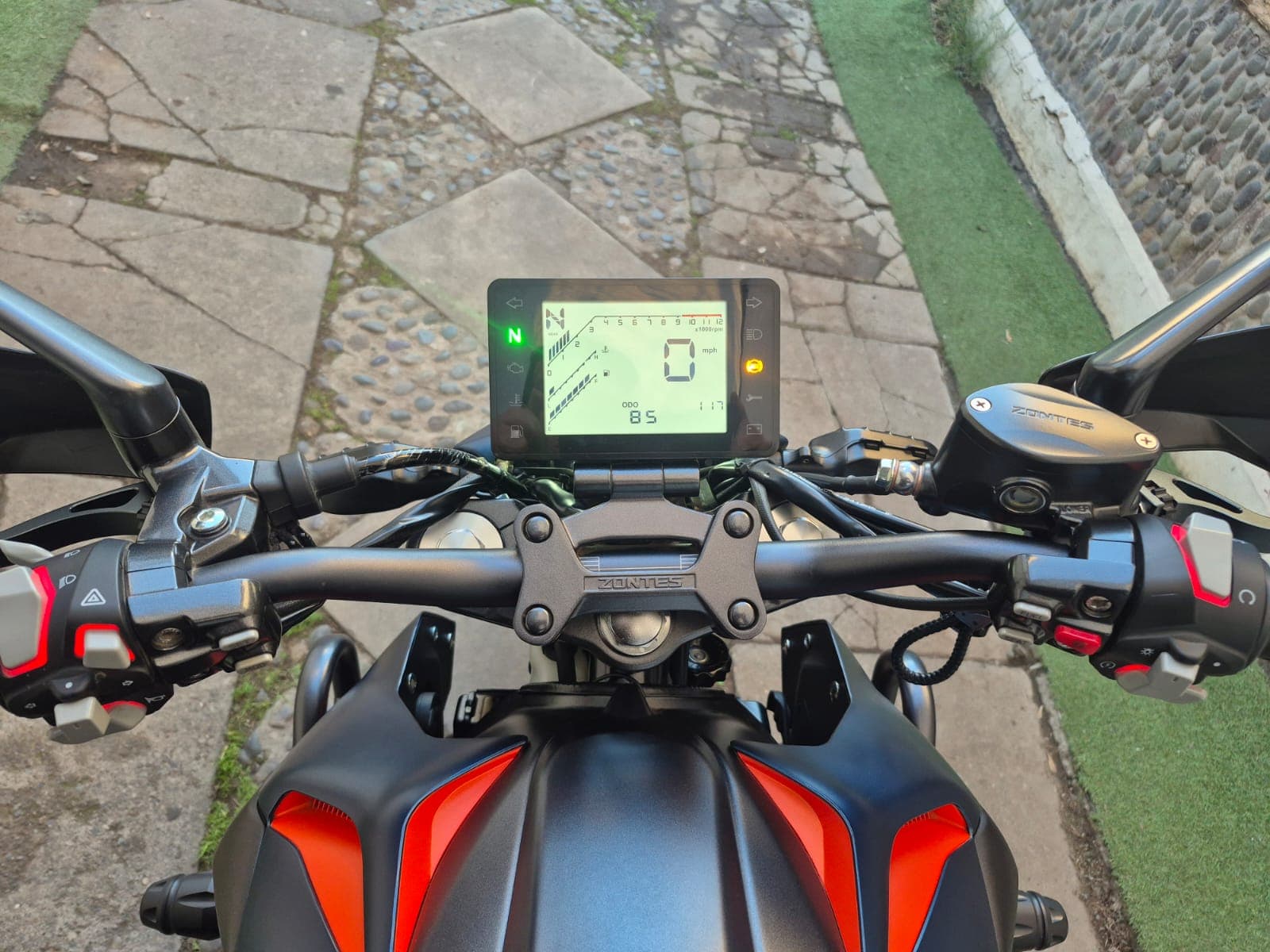 Zontes ZT200-U1 2025 | Solo 85 km | Prácticamente nueva 8