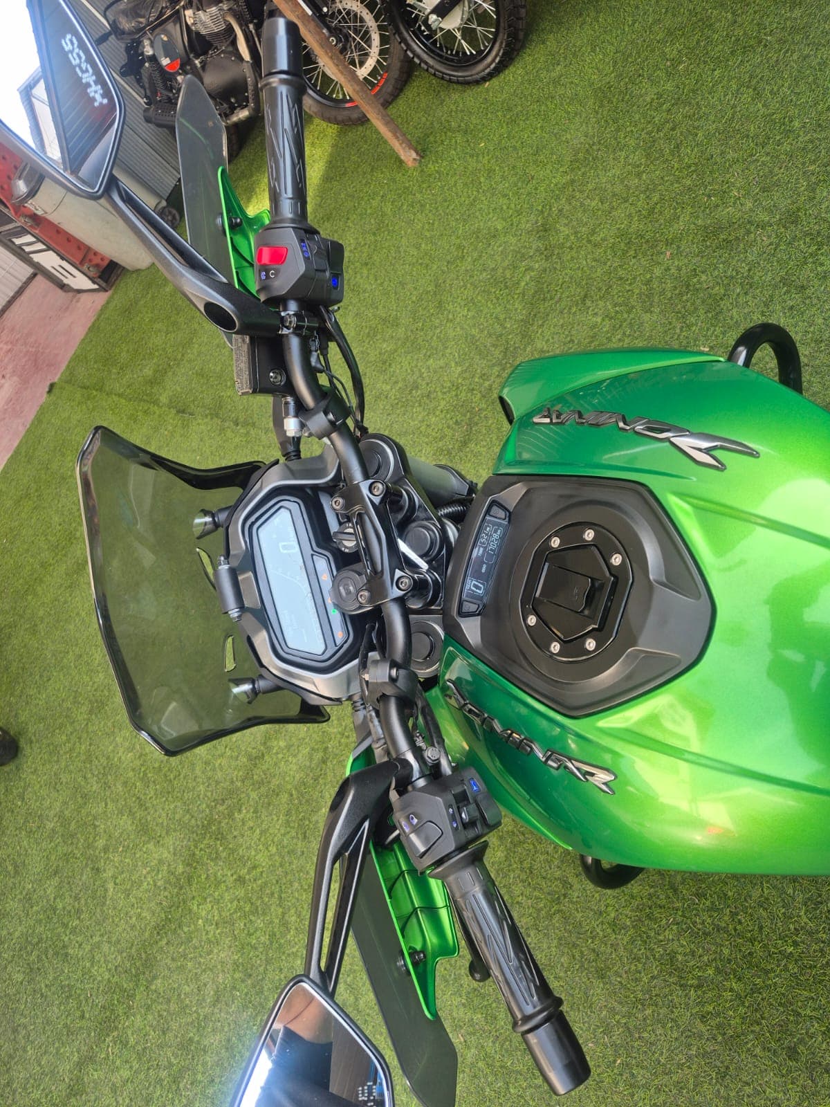 BAJAJ DOMINAR 400 ADV 2023 8