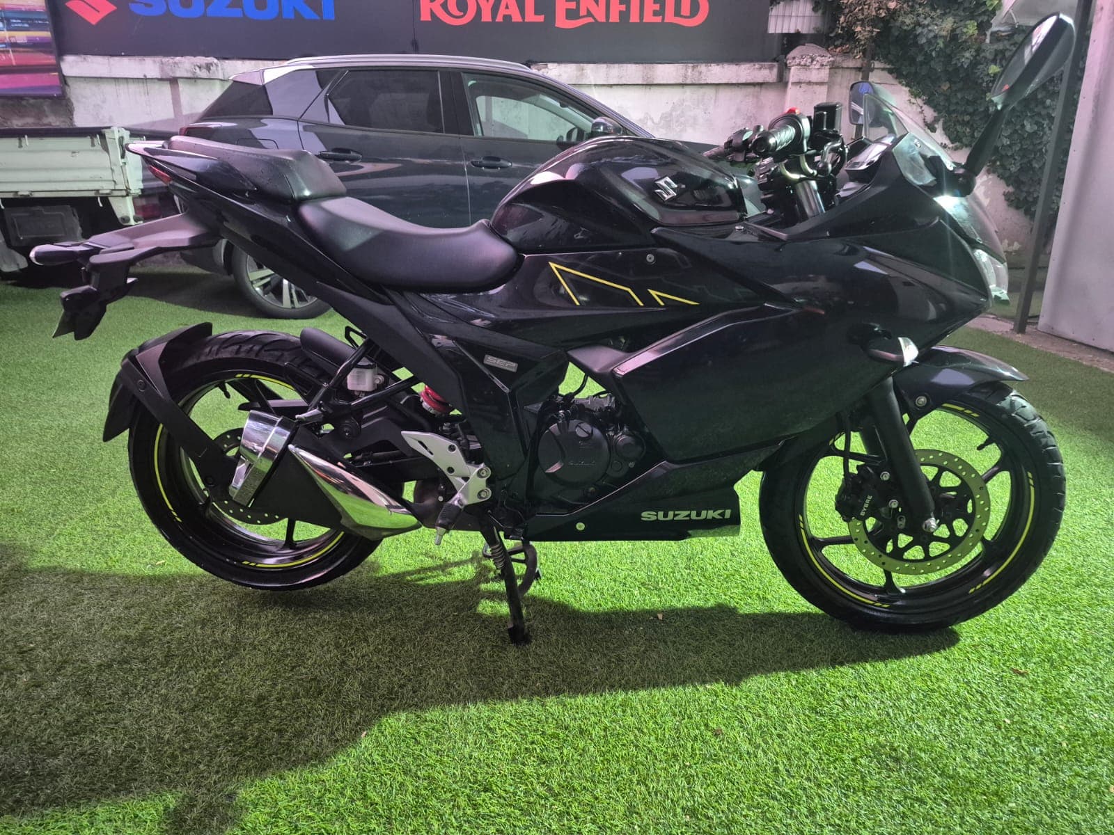 SUZUKI GIXXER FRF 2024 RACER 6