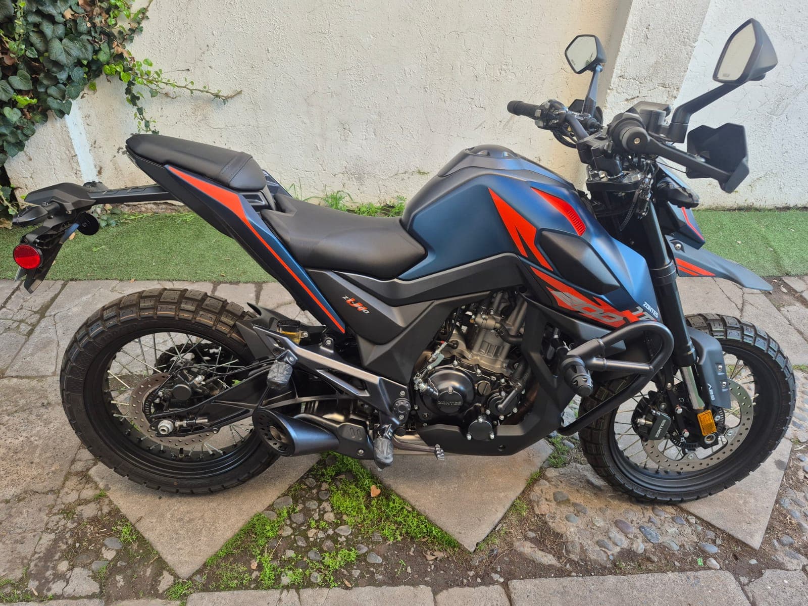 Zontes ZT200-U1 2025 | Solo 85 km | Prácticamente nueva 2