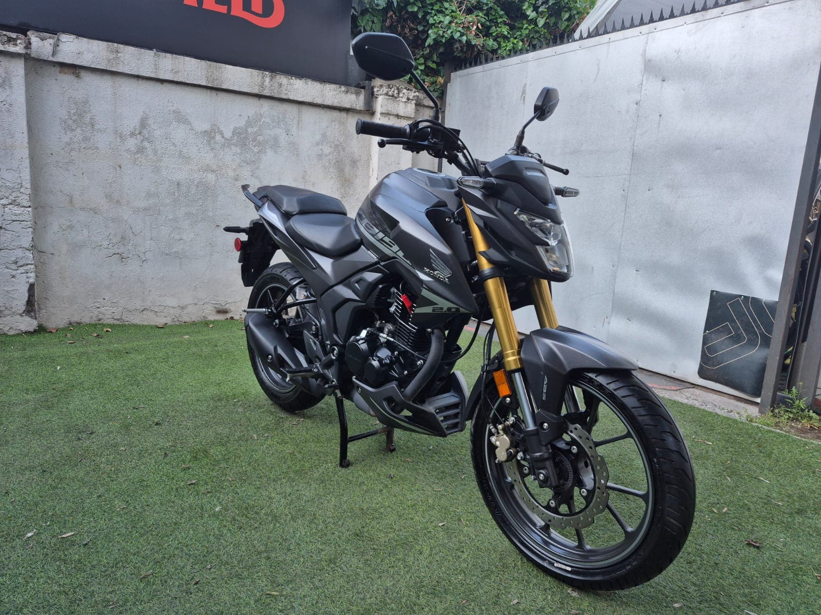 HONDA CB190R 2025