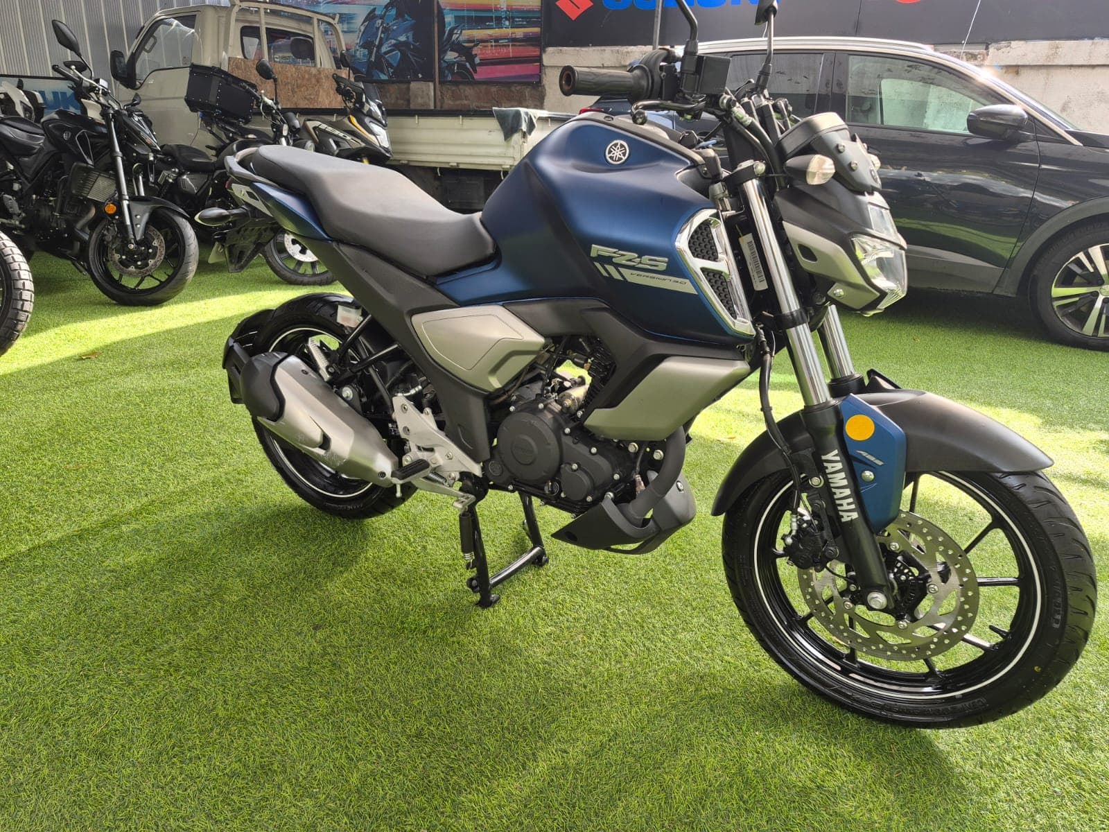Yamaha FZS 2025 - Pronto Disponible!